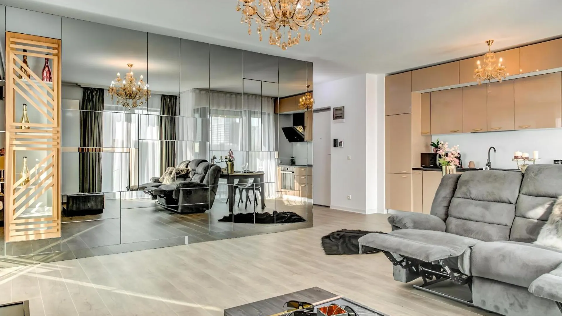 Elysium Suit Bucharest Apartment