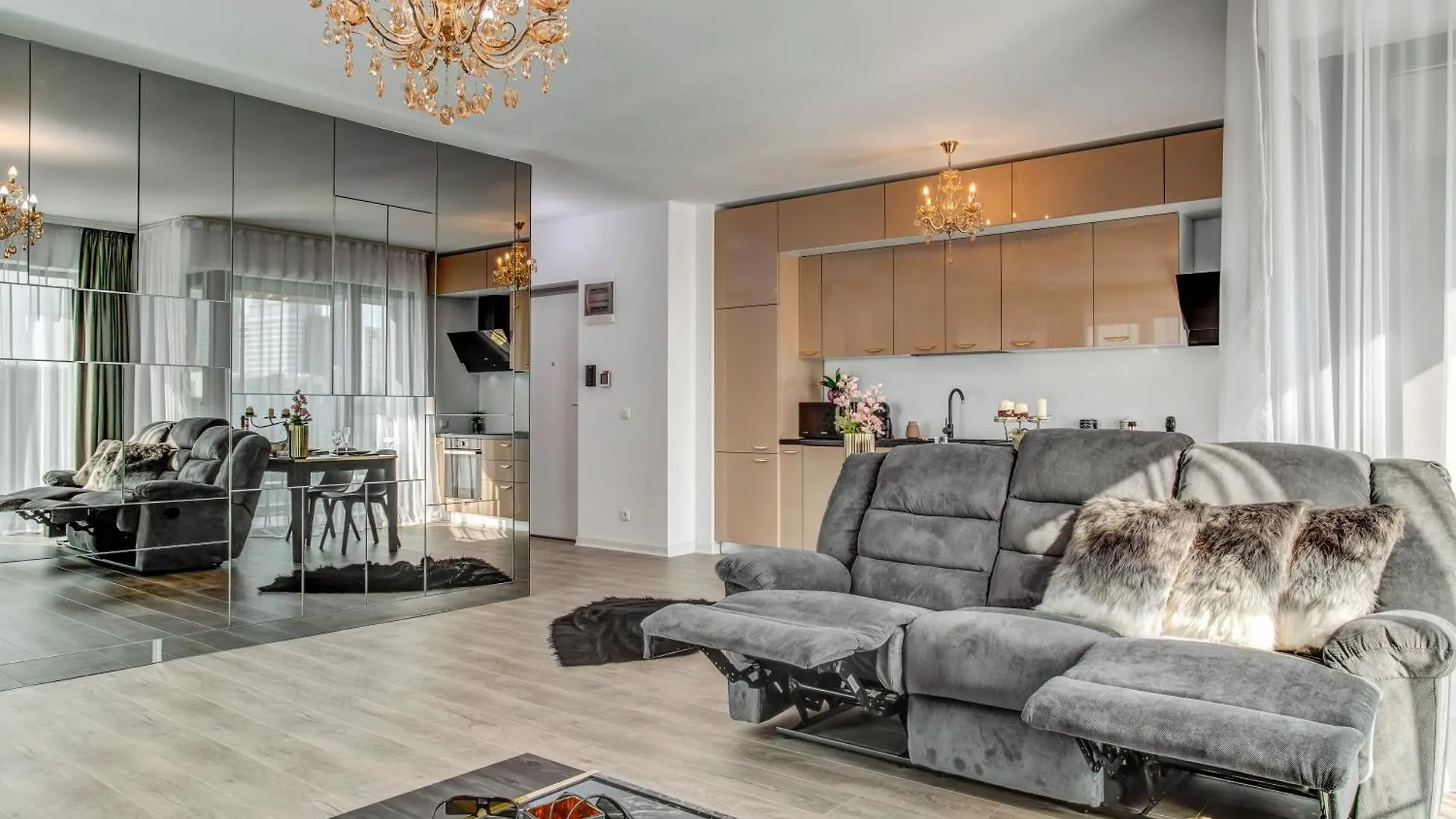 Apartment Elysium Suit Bucharest Romania